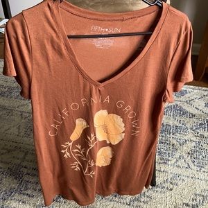 V-neck short sleeve top